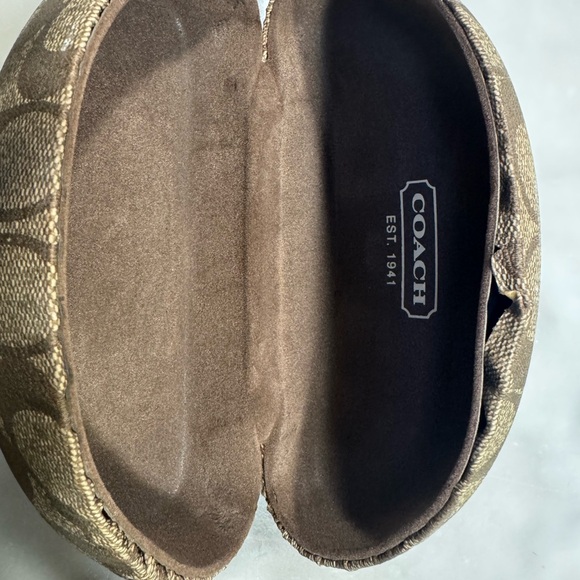 Coach women’s black/gray frame sunglasses. Comfortable fit - Picture 10 of 10